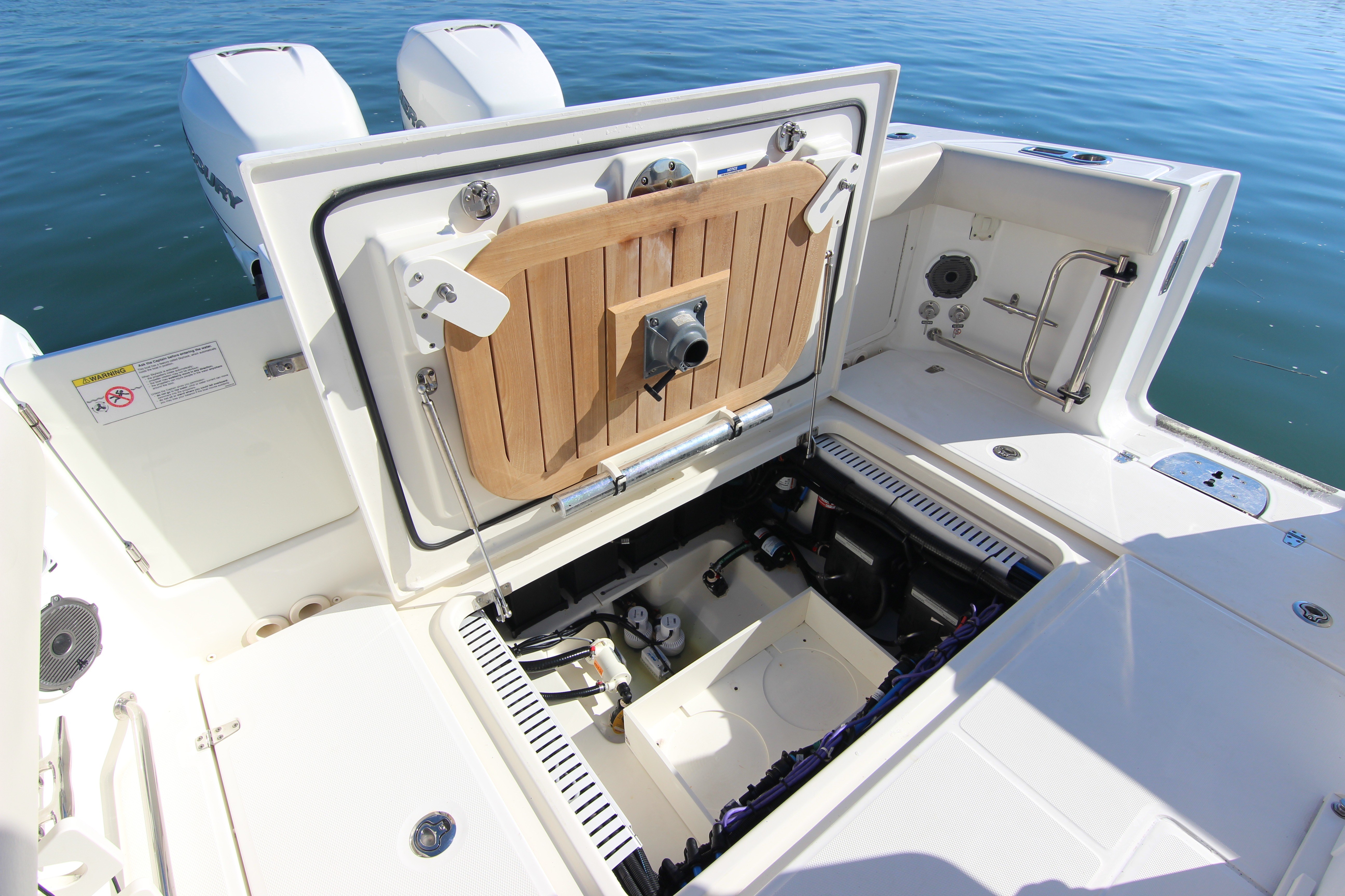2021 Boston Whaler 330 Outrage - thumbnail 30