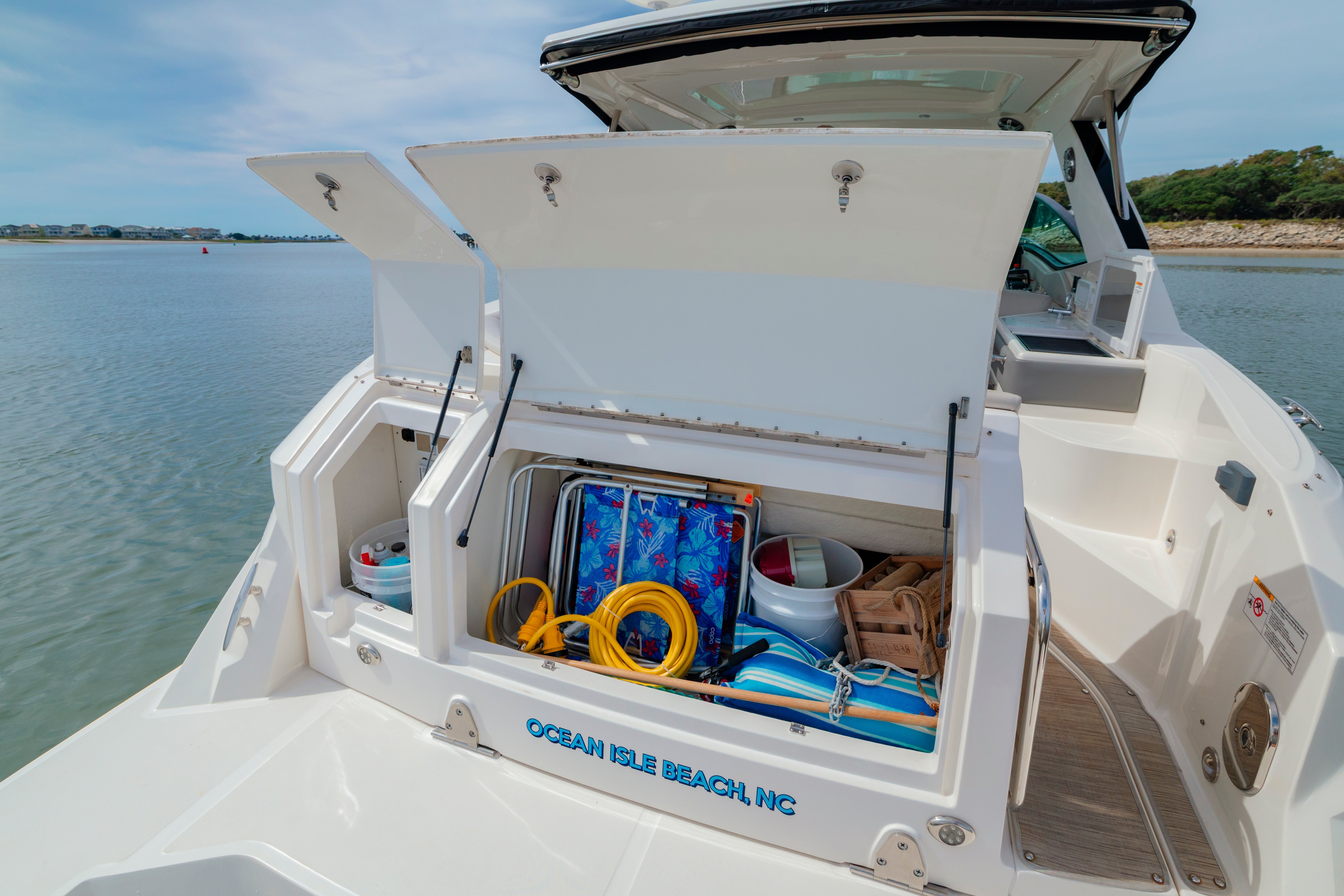2025 Sea Ray Sundancer 320 Outboard - thumbnail 15