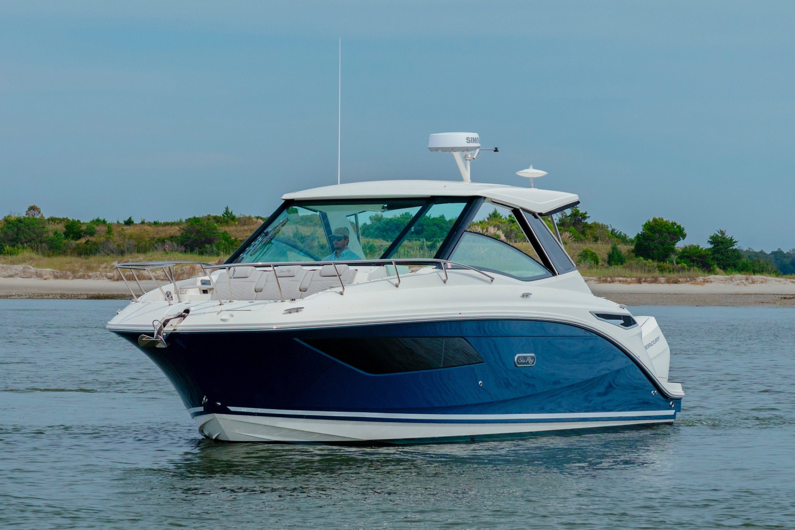 2025 Sea Ray Sundancer 320 Outboard - thumbnail 3