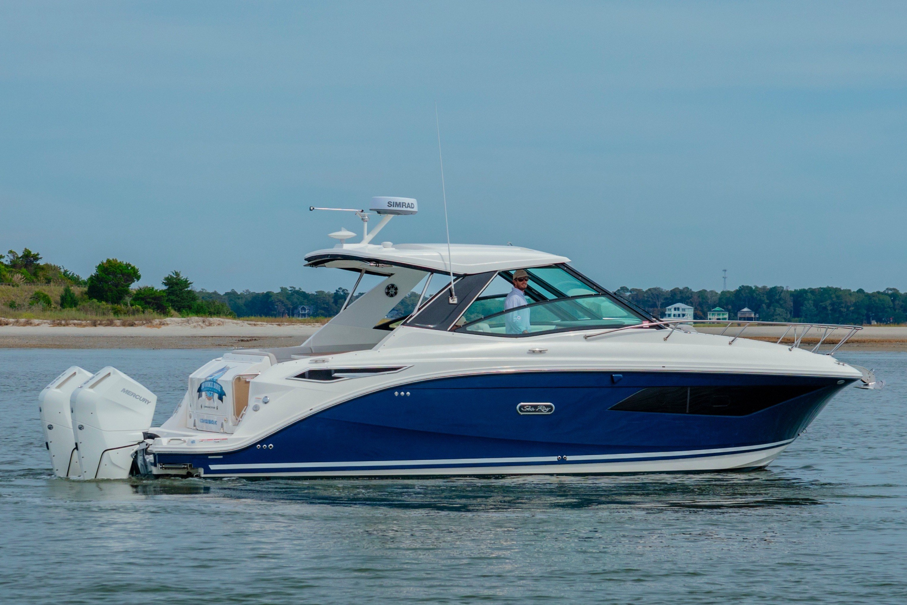 2025 Sea Ray Sundancer 320 Outboard - thumbnail 8