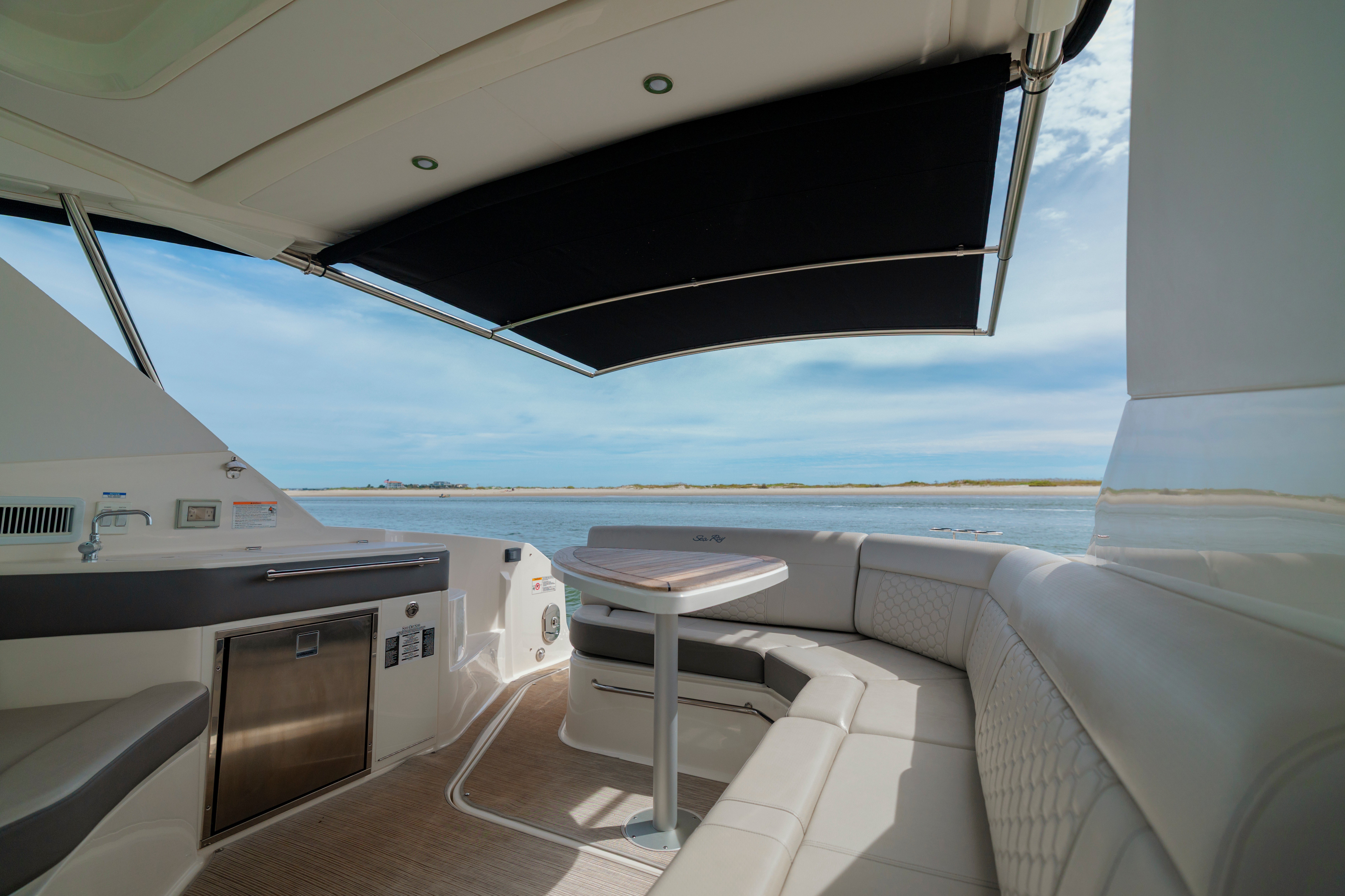 2025 Sea Ray Sundancer 320 Outboard - thumbnail 20