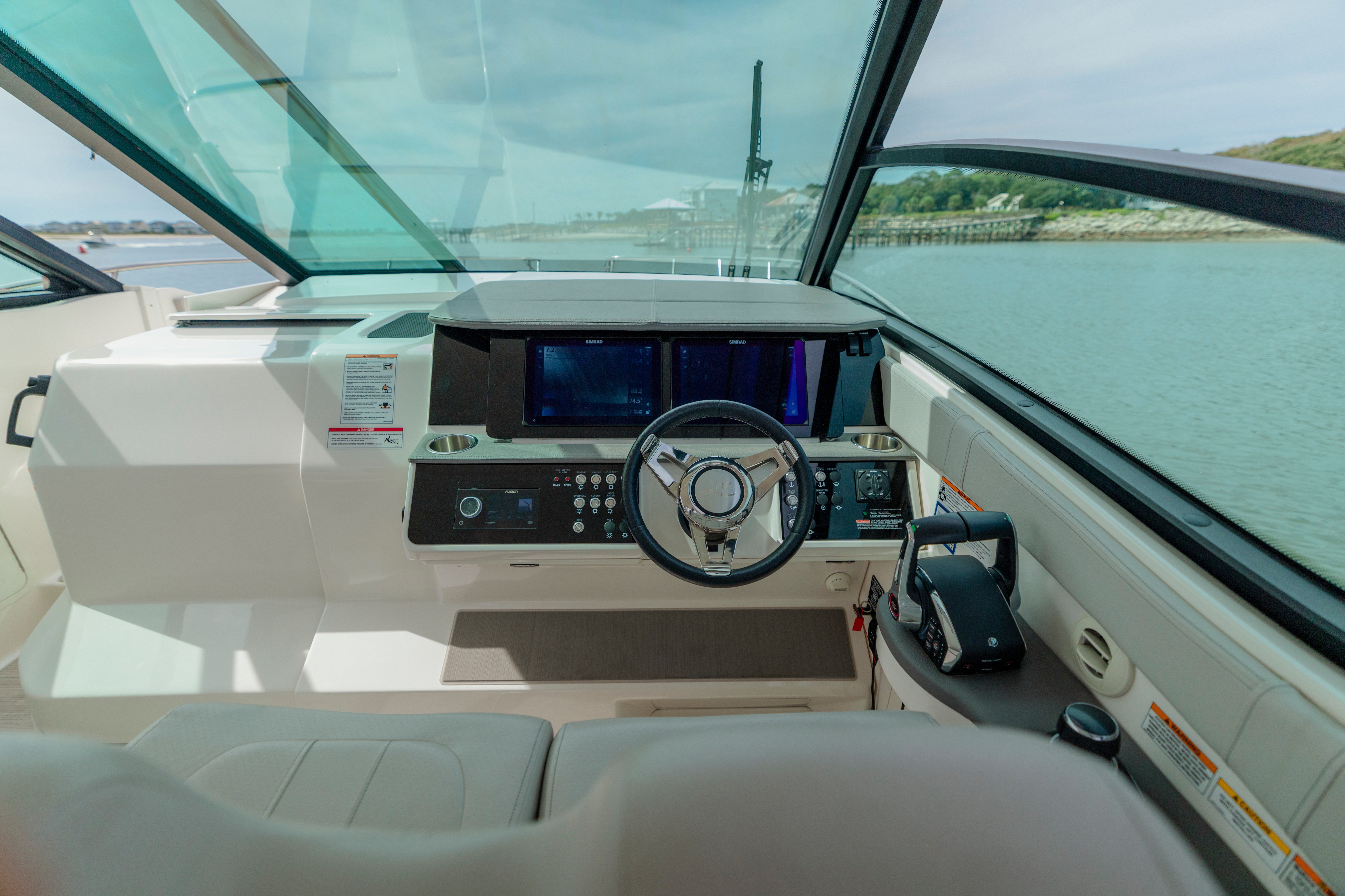 2025 Sea Ray Sundancer 320 Outboard - thumbnail 24