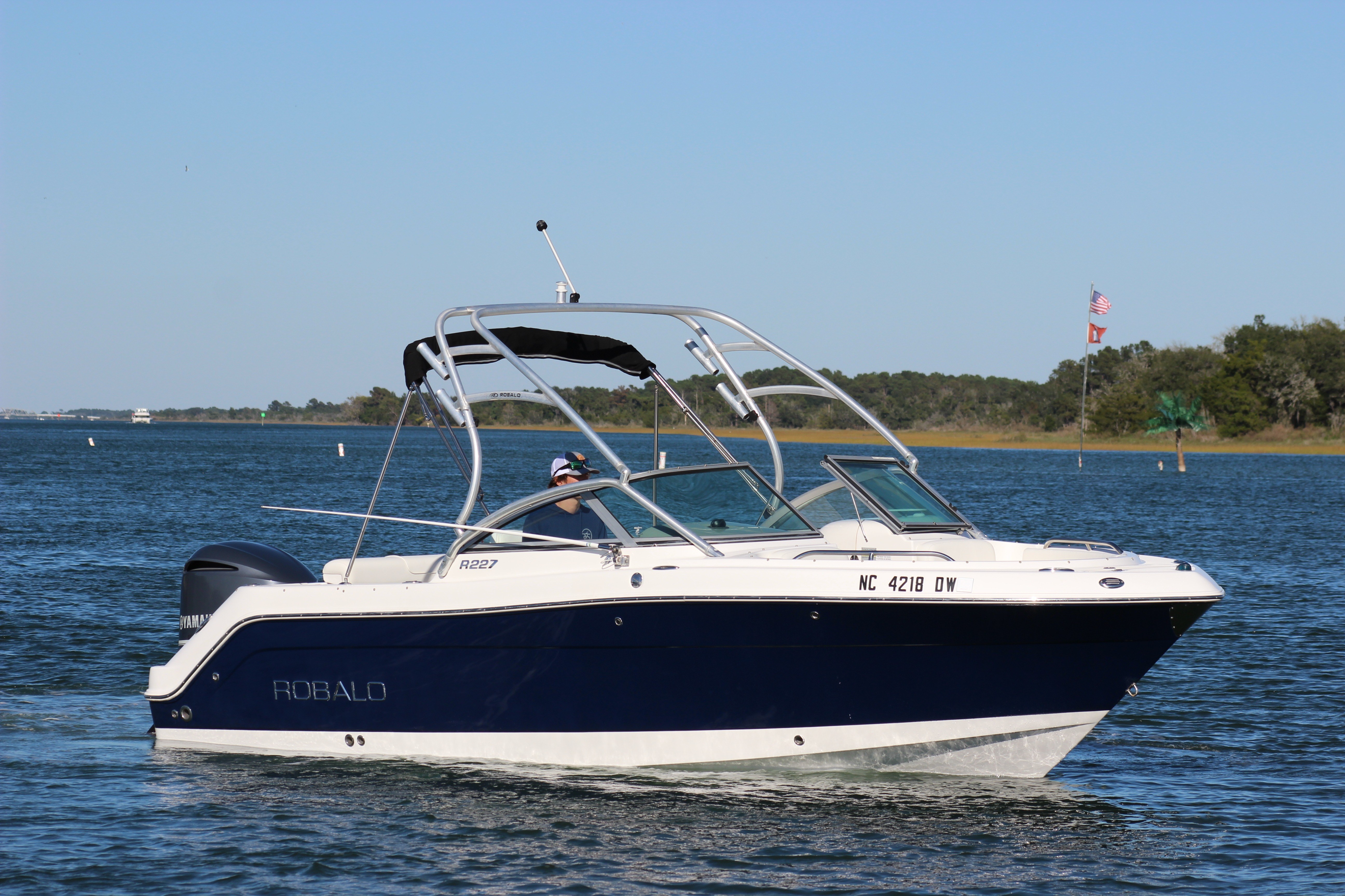 2012 Robalo R227 Dual Console - thumbnail 8