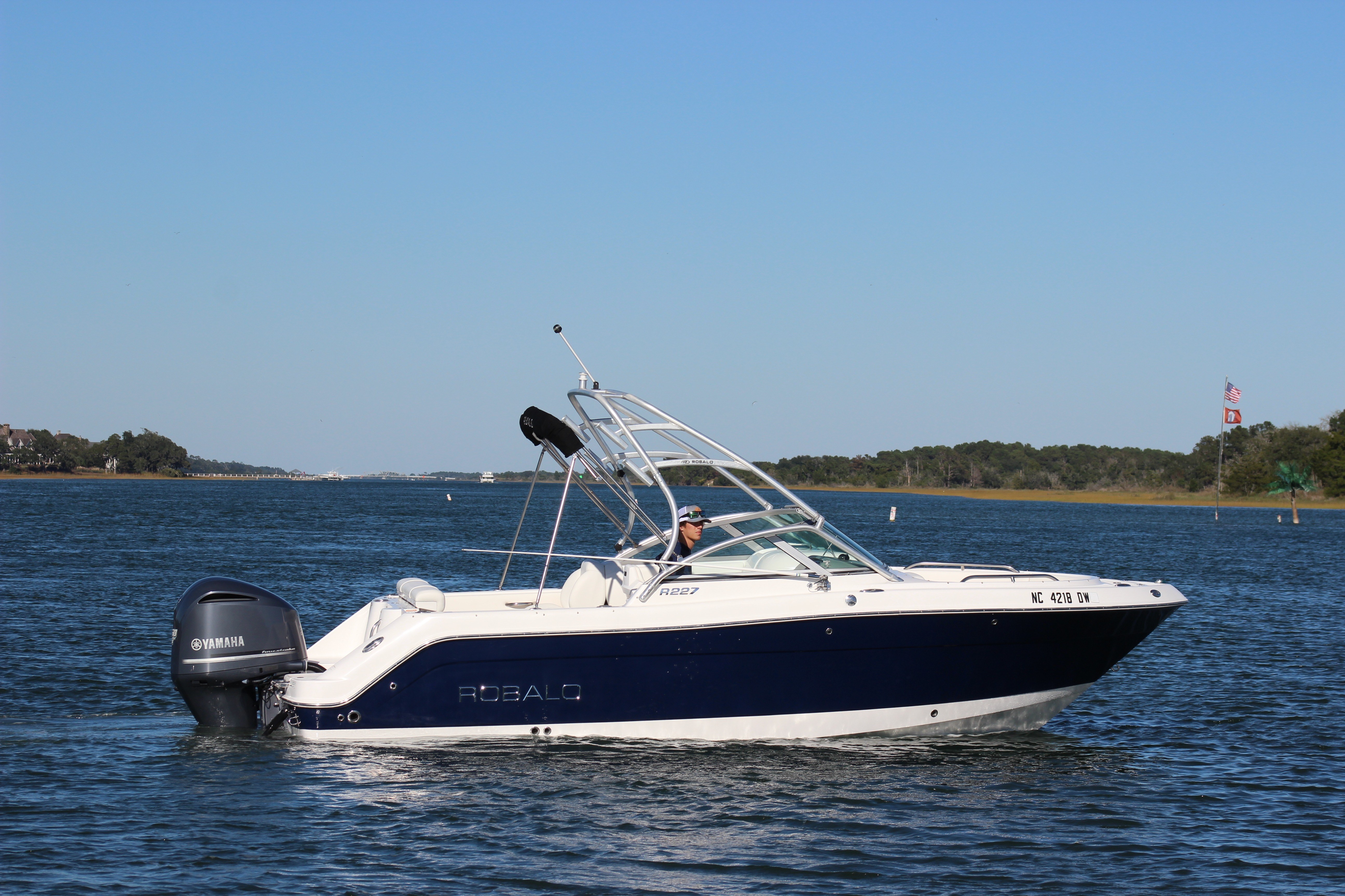 2012 Robalo R227 Dual Console - thumbnail 6