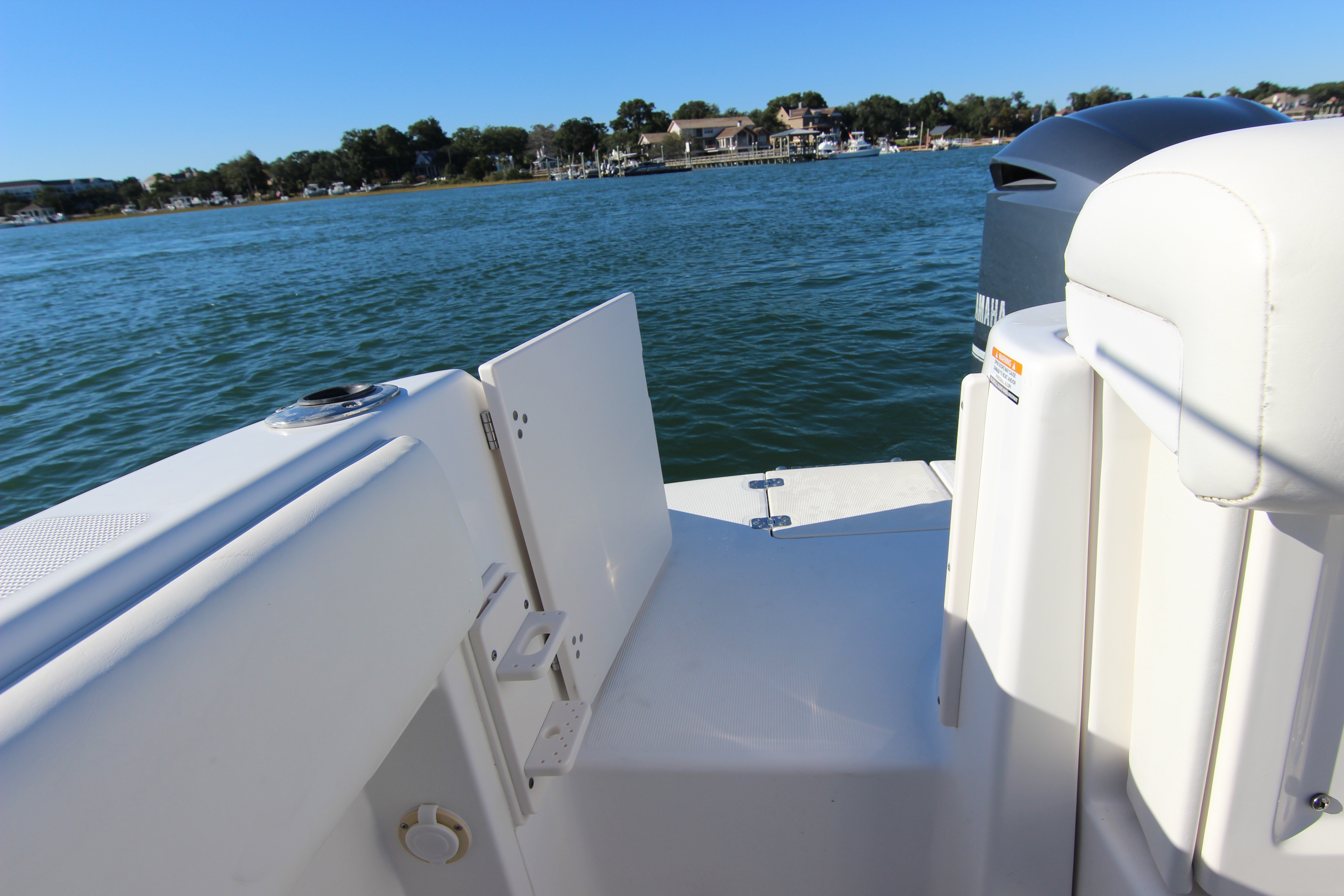 2012 Robalo R227 Dual Console - thumbnail 25