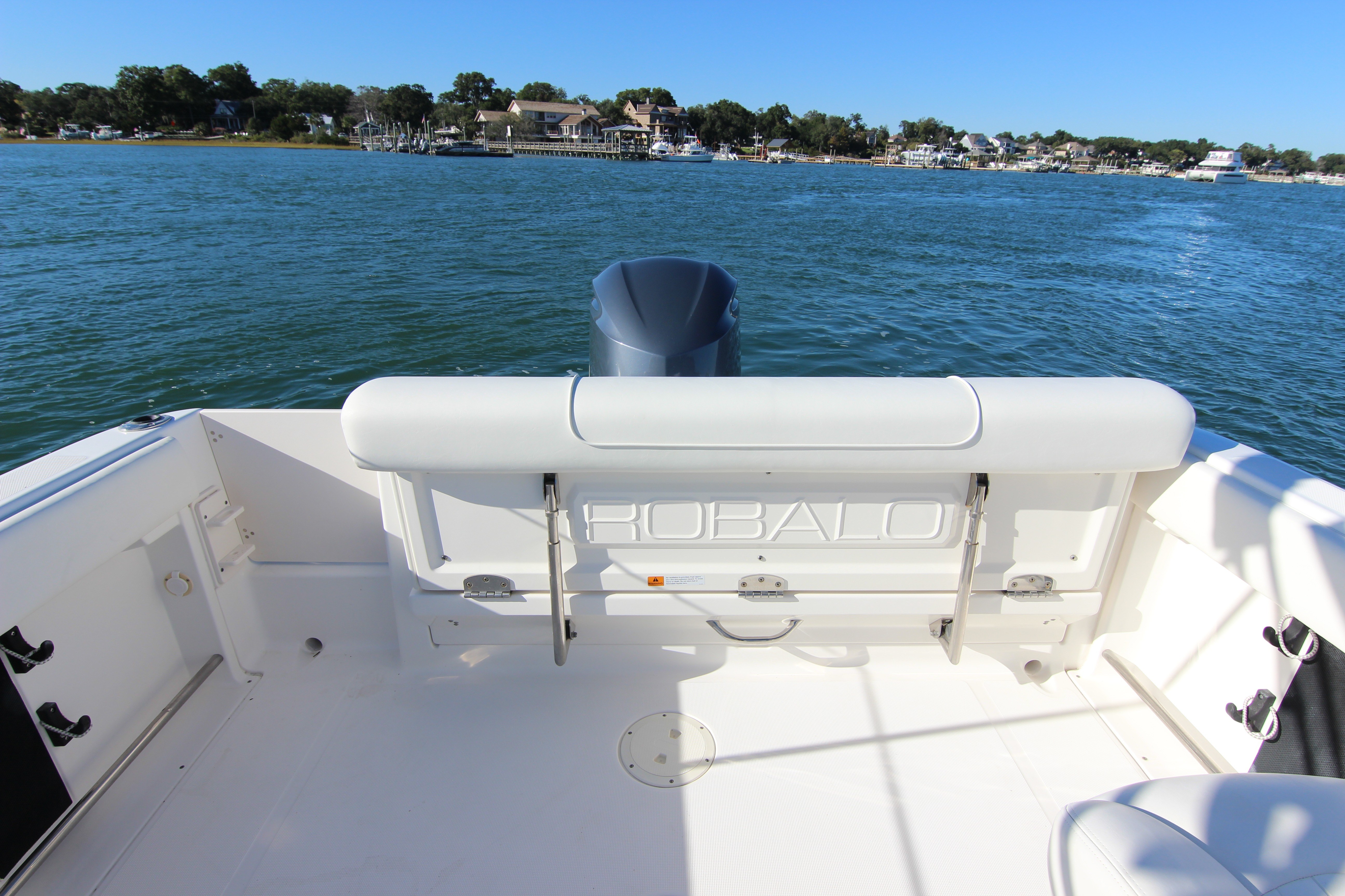 2012 Robalo R227 Dual Console - thumbnail 23