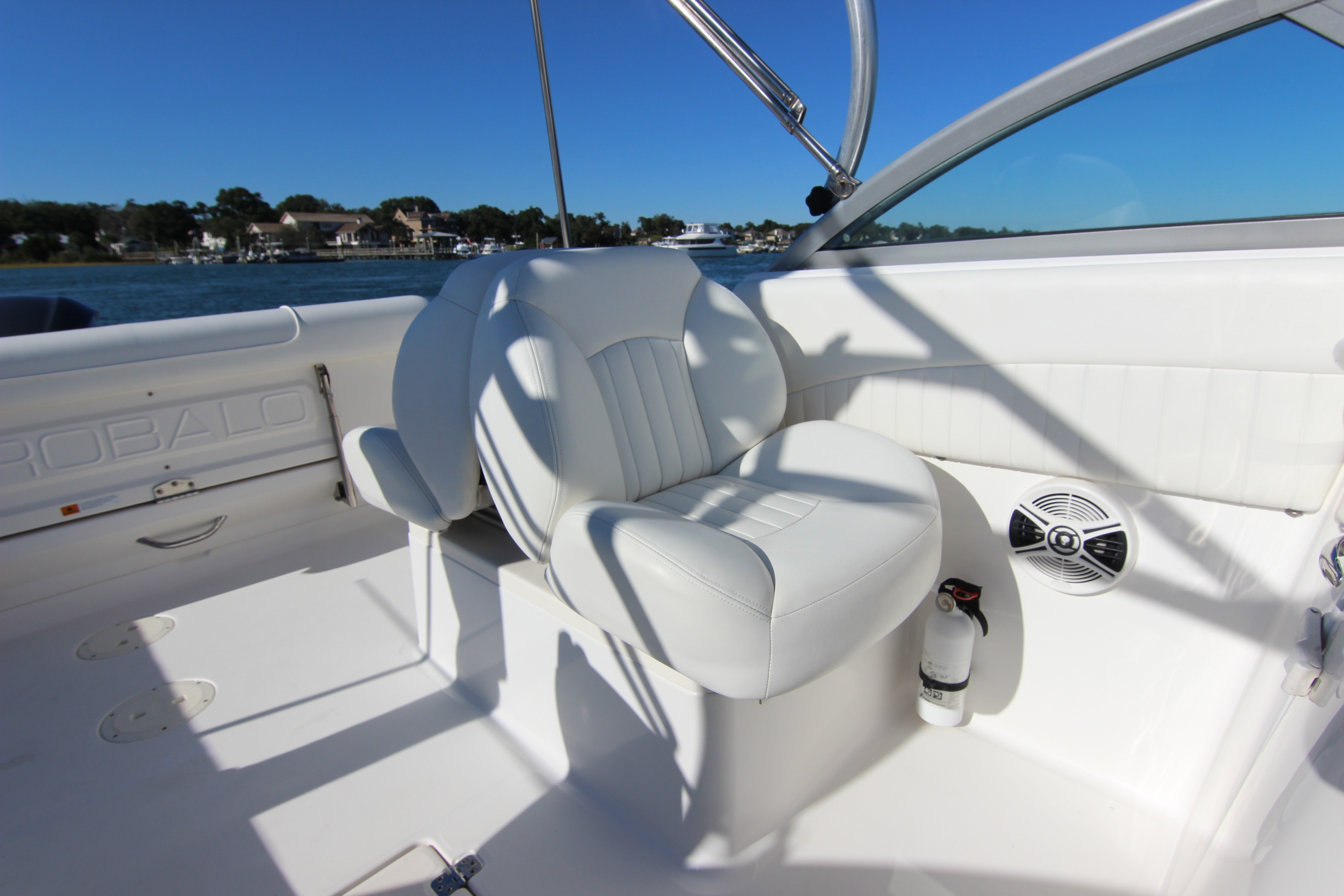 2012 Robalo R227 Dual Console - thumbnail 16