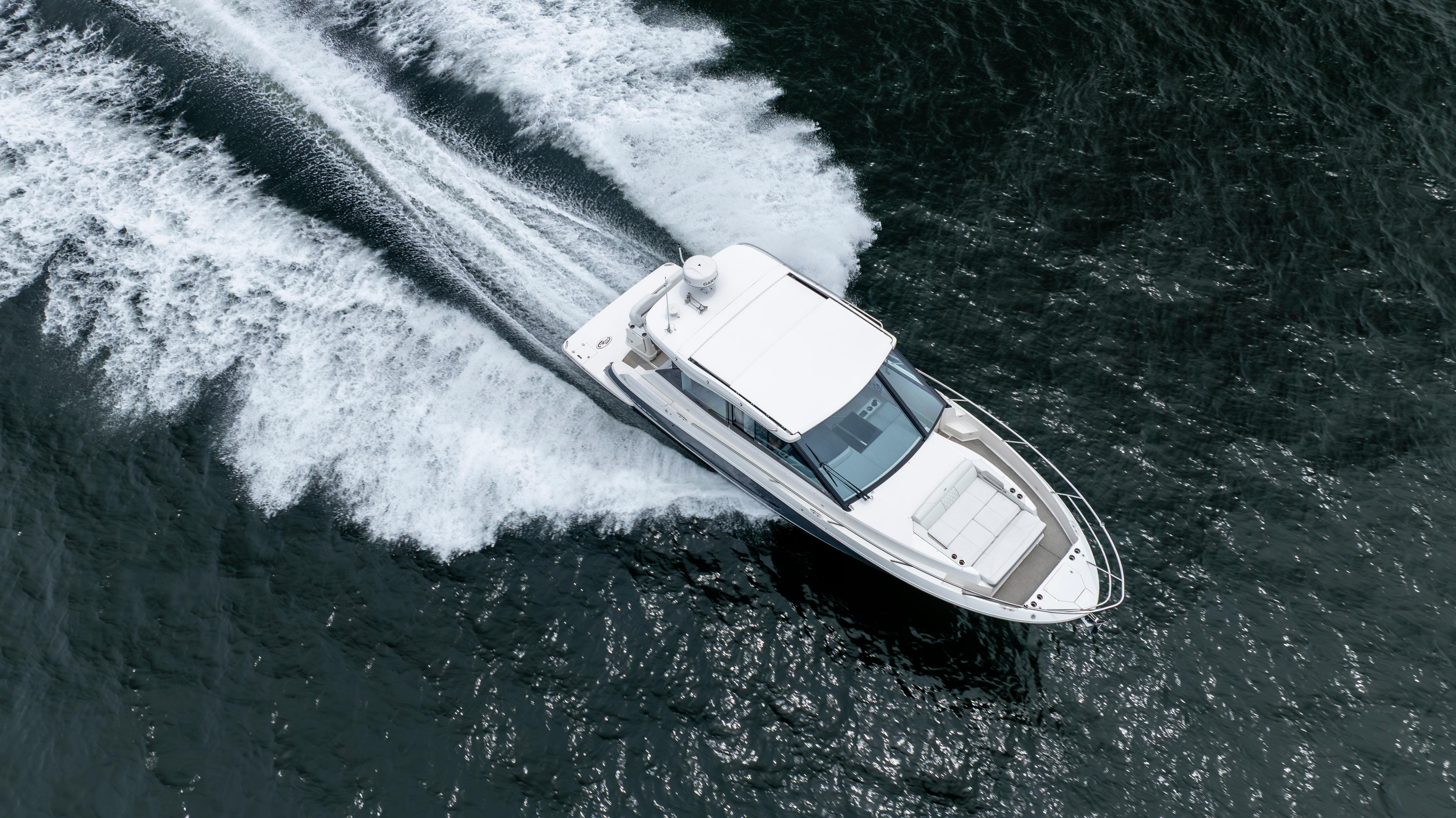 2022 Regal 36 Grande Coupe - thumbnail 11