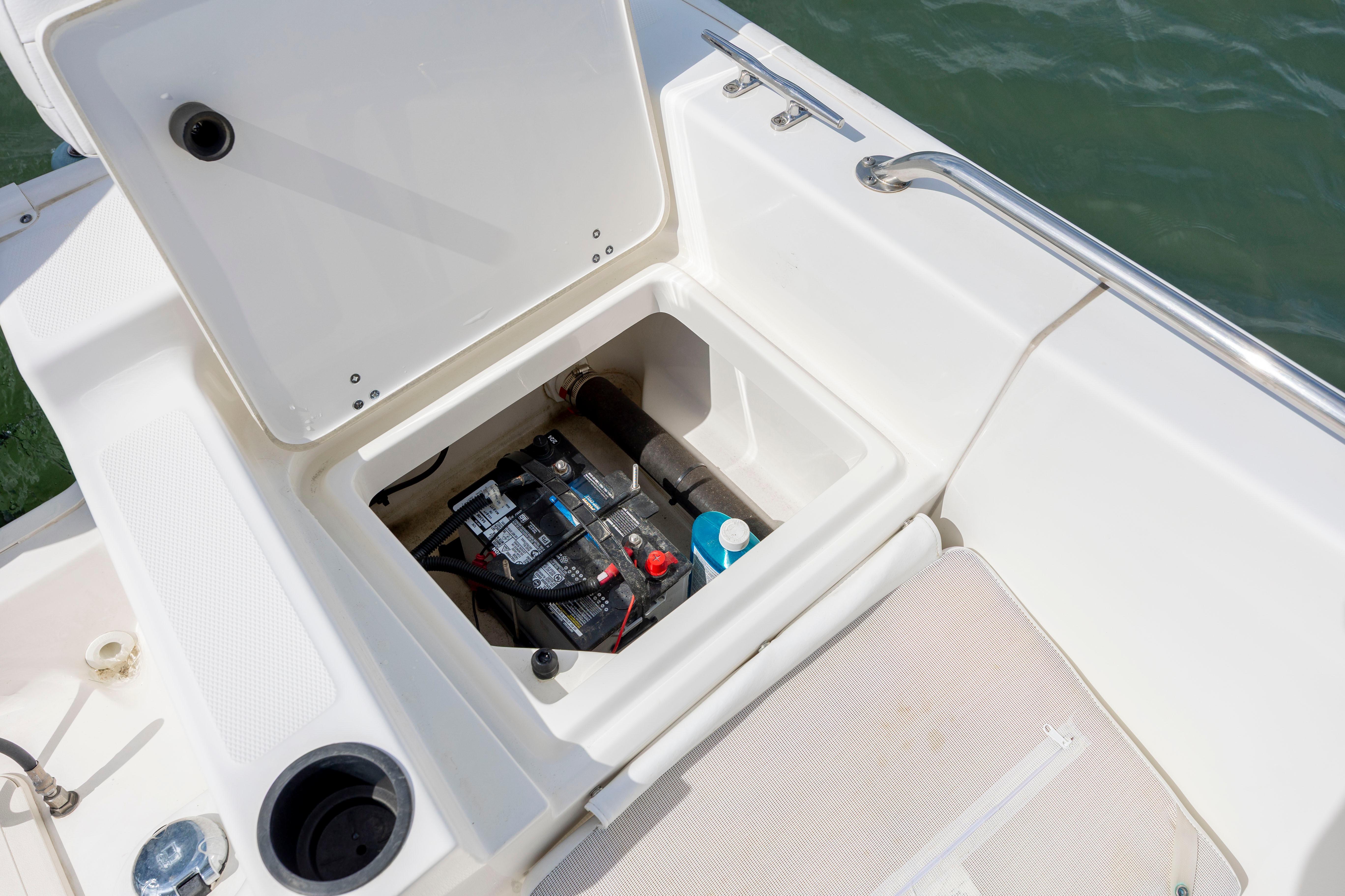 2018 Boston Whaler 210 Montauk - thumbnail 17