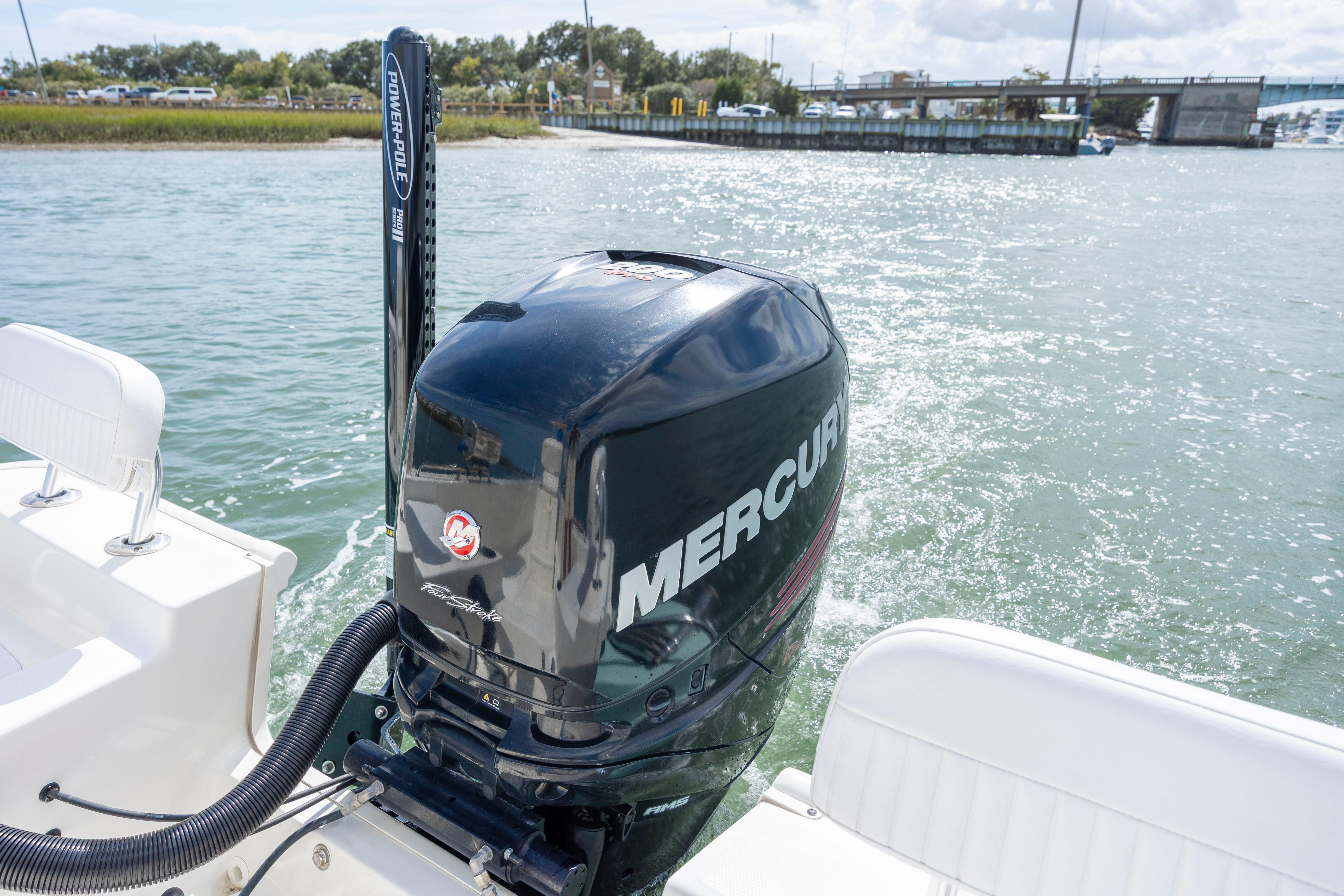 2018 Boston Whaler 210 Montauk - thumbnail 18