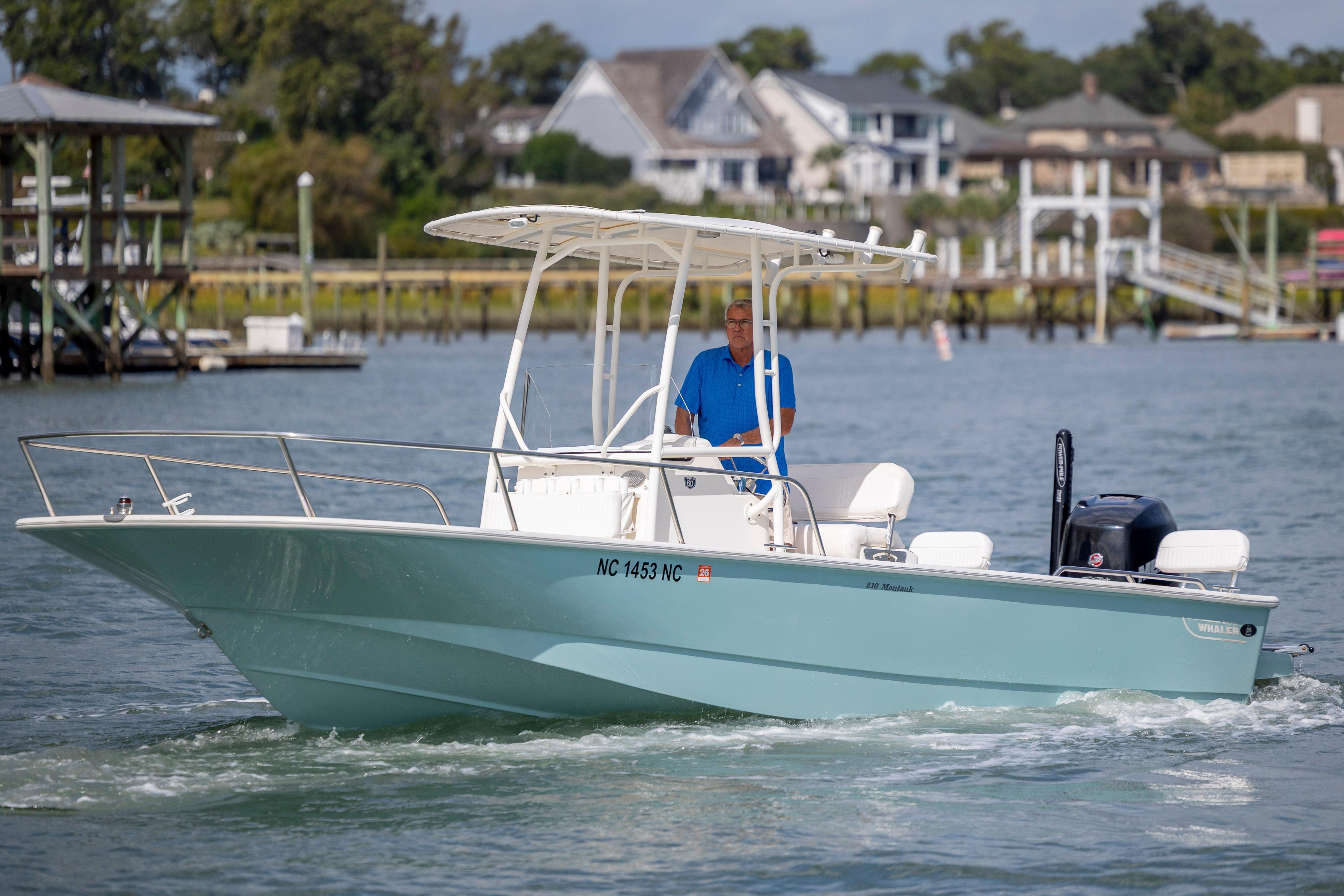 2018 Boston Whaler 210 Montauk - thumbnail 6
