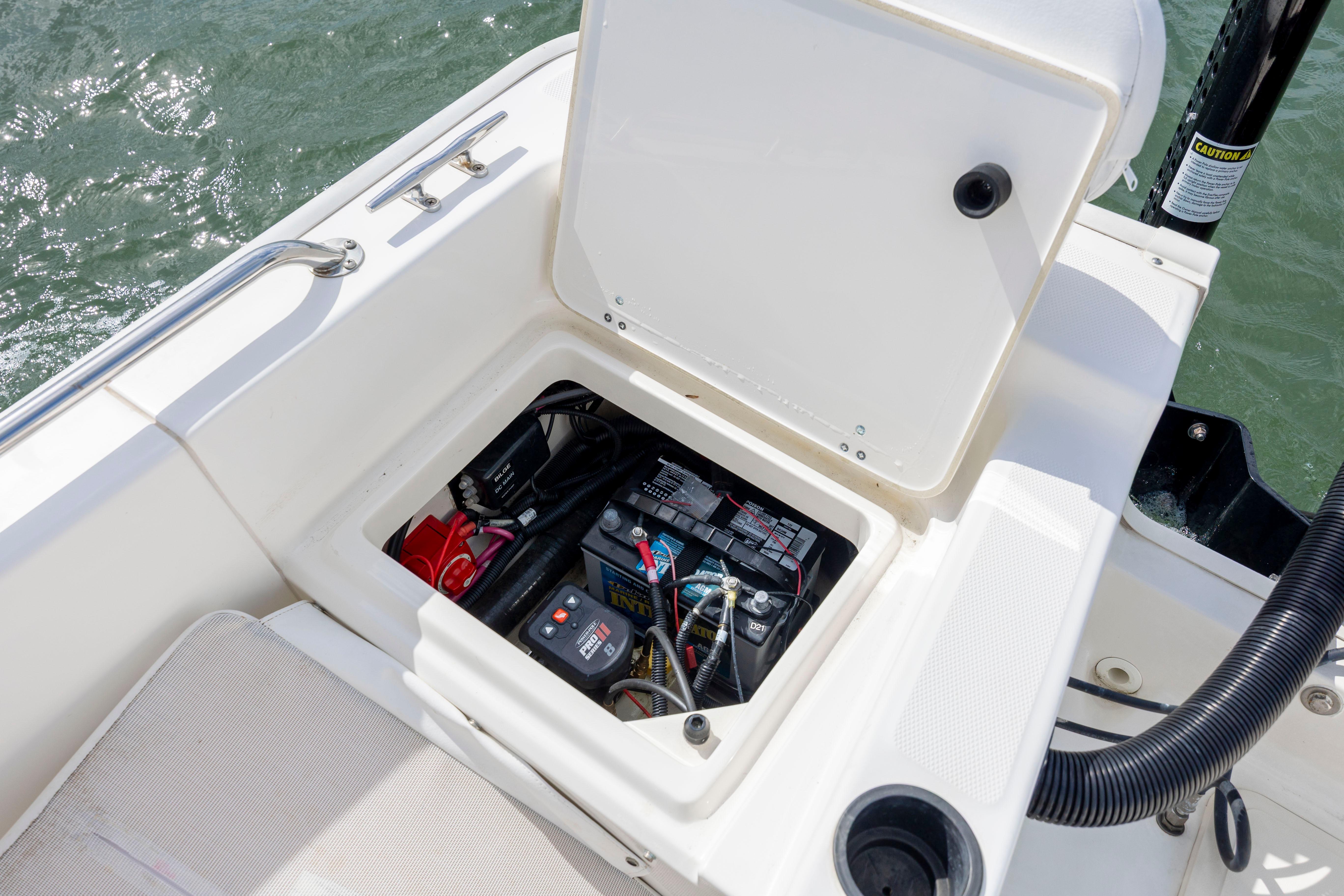 2018 Boston Whaler 210 Montauk - thumbnail 23